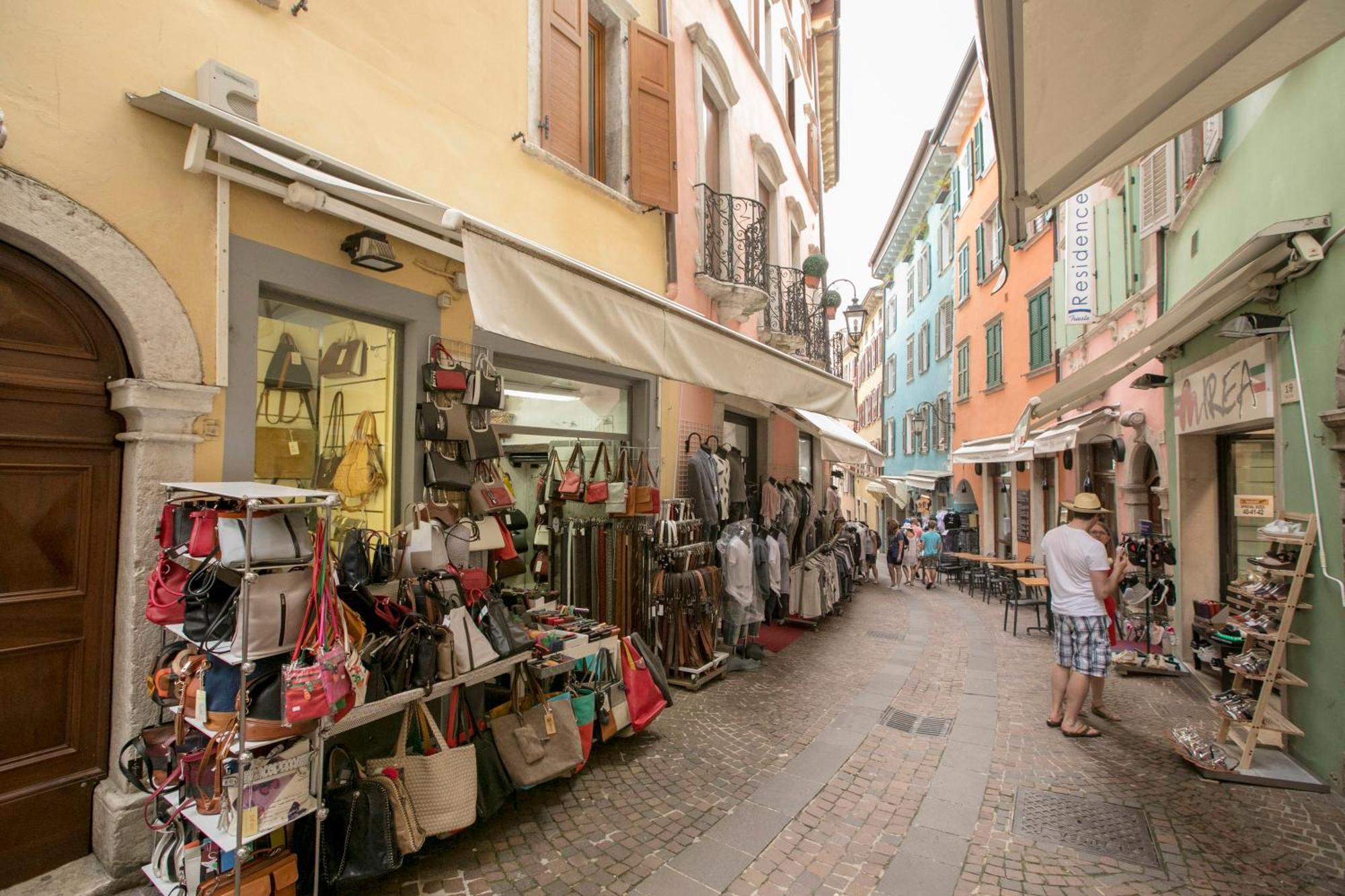 Appartamento Centro Storico Riva - Happy Rentals Kültér fotó